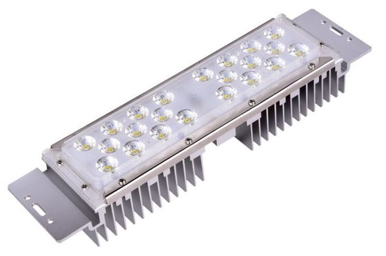 中国 産業LEDの洪水ライト高い内腔の街灯のための10W-60W LEDモジュールは120lm/Watt enegyセービングを出力しました サプライヤー